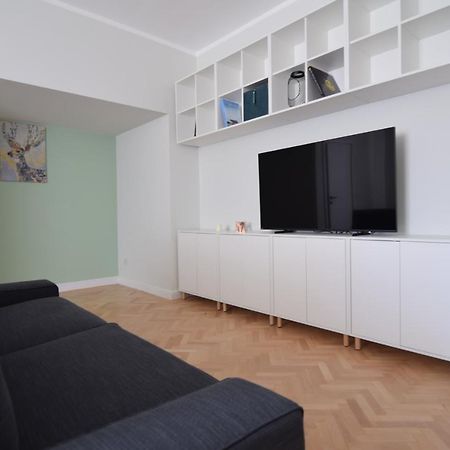Beautiful Apartment In Old City Bukarest Exteriör bild